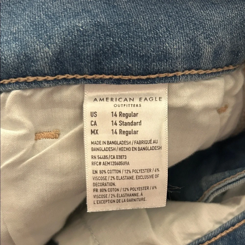 American Eagle Outfitters Light Blue Artist Crop Jeans 🦅 - Picture 8 of 8